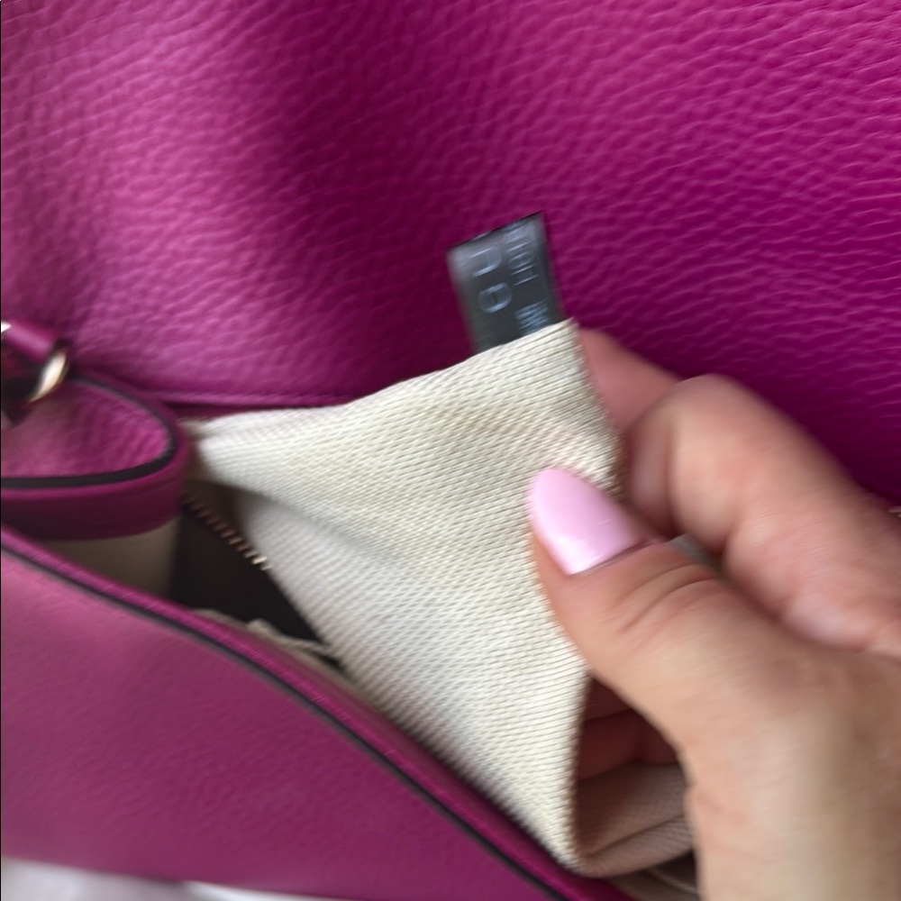 Gucci Pink Leather Clutch with Iconic GG Logo - Picture 11 of 14